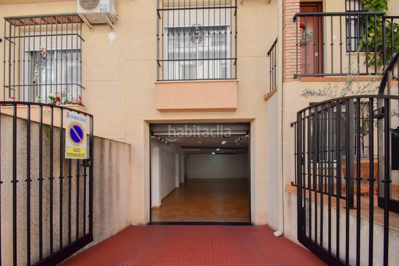 Foto e70d2409-b429-4ef9-9bd8-f7e5be8d1d58. Casa adossada amb aparcament a Atarfe