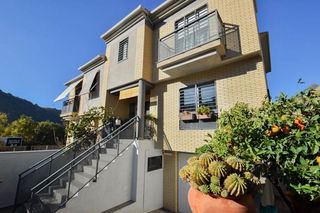 Casa adossada a Lancha del Genil