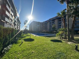 Lloguer Pis a La Paz. Atico con terraza con maravillosas vistas en residecial con fant