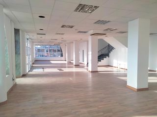 Rent Business premise in Carretera carretera córdoba. Espectacular local comercial de 420 m2 en una ubicación estratég