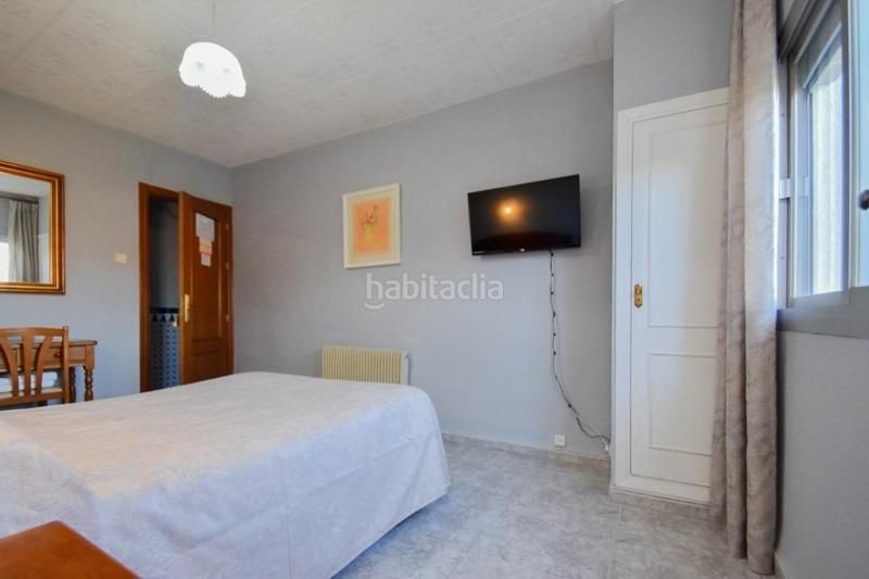 Foto 4fbcbbf7-e85c-4a2d-97d2-54b7ca3beb15. Edifici a Santa Fe