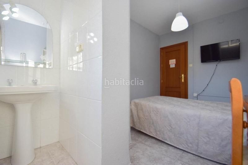 Foto 5d352fe9-8af1-4e7d-807e-192f3b472eb6. Edifici a Santa Fe