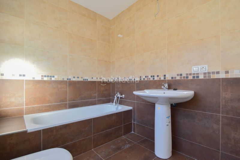 Foto cb27f0b2-b3ee-4721-973f-dda6e732062a. Casa adossada a Atarfe