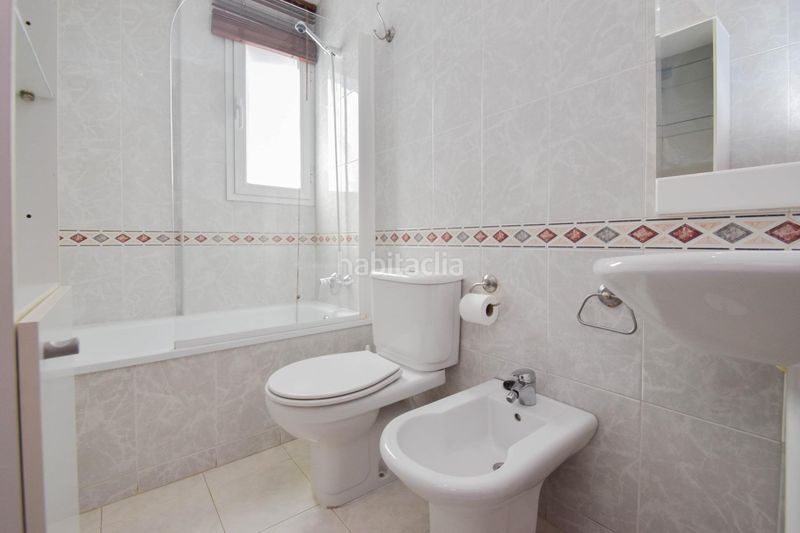 Foto 26161ab2-16d4-41ef-8136-6af5d4cebfbc. Piso fantástico piso con balcón y piscina en barrio periodistas!! en Granada