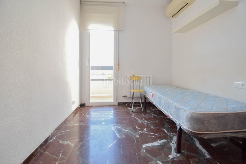 Foto 2a24ce7b-4b5e-4b56-b350-05579fbf6418. Piso fantástico piso con balcón y piscina en barrio periodistas!! en Granada
