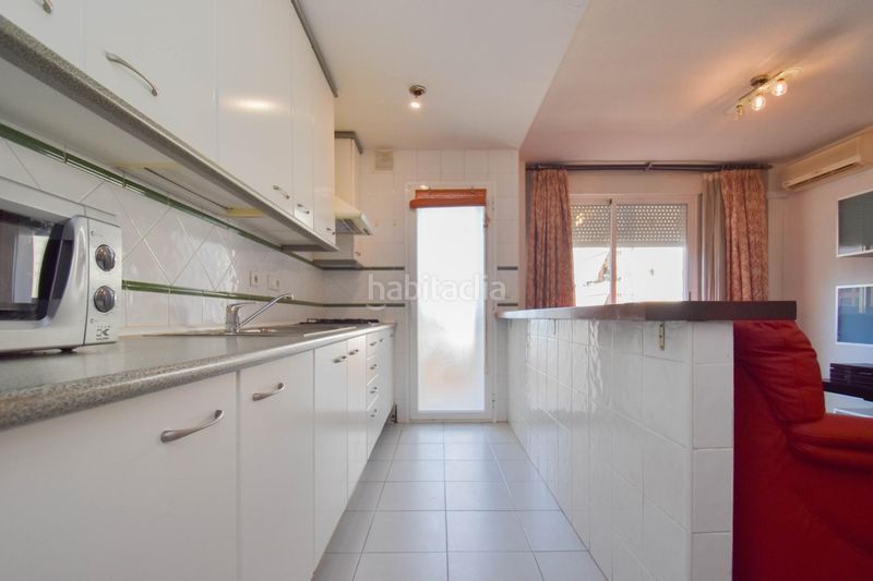 Foto 7783013e-79f1-46e2-a725-ef38c72a7bca. Piso fantástico piso con balcón y piscina en barrio periodistas!! en Granada
