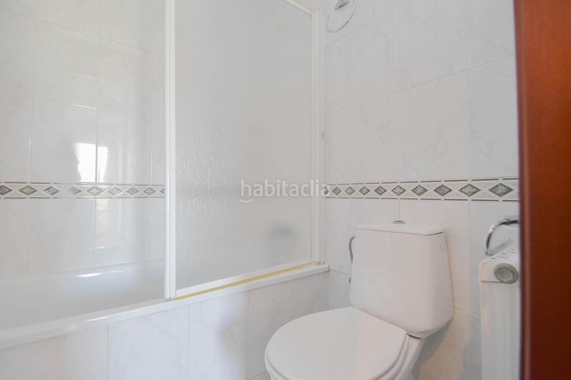 Foto 9959df66-d1bf-43cf-ba7c-c5698d576e68. Piso fantástico piso con balcón y piscina en barrio periodistas!! en Granada
