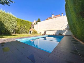 Chalet à Peligros. Precioso chalet independiente estilo mediterráneo