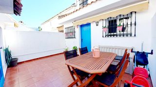 Reihenhaus en Avenida gran breta�a mijas golf 26. Casa adosada de cuento en mijas golf