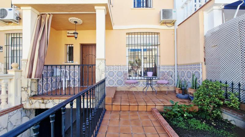 Foto 6f4221b0-19b8-4edd-bd34-790a9cd90d4e. Casa adossada amb aparcament a Centro Mijas