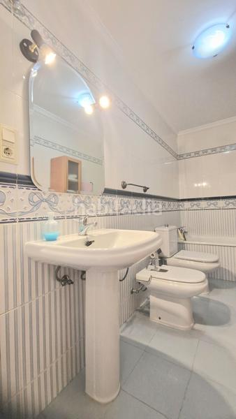 Foto bb1e6d52-c66b-4c22-a347-ac995485cdc8. Casa adossada amb aparcament a Centro Mijas