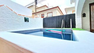 Casa adossada  Calle calle pensamiento. Benalmadena es un paraiso y alli tu casa adosada te espera