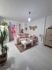 Apartament en Calle calle granada 4. Moderno apartamento en el coraz�n de las lagunas, mijas por solo