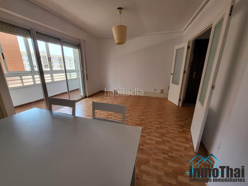 Foto e0b6f2e6-b434-41d1-af4b-b11740f43385. Pis a calle diego fernández herrera 1 a Madre de Dios Jerez de la Frontera