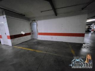 Autoparkplatz in Calle ana parrilla 2. Se vende plaza de garaje y trastero