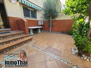 Semi detached house in Avenida del altillo 17. Adosado en zona norte