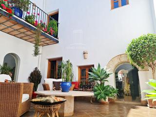 Maison jumelée à Medina - Sidonia. Impresionante casa de pueblo con patio andaluz en el pleno centr