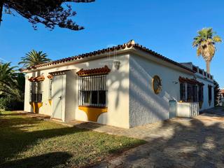 Chalet  Huelva 73. Casa independiente en fuente del gallo conil, a solo 2 minutos d