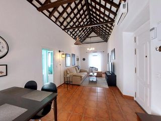 Flat in Medina Sidonia. Apartamento recién reformado con 12 dormitorios en medina sidoni