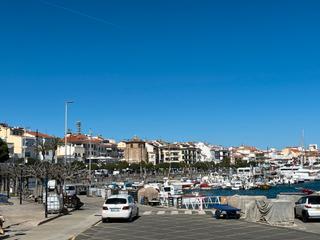 Miete Etagenwohnung  Carrer de robert gerhard. Piso céntrico por estrenar de alquiler anual