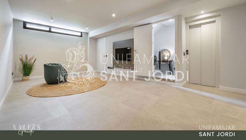 Foto 57d46a36-eb6d-4f99-9437-3a773154fd7f. Promoción Xalets Gaudí en Reus. Edificio viviendas de obra nueva