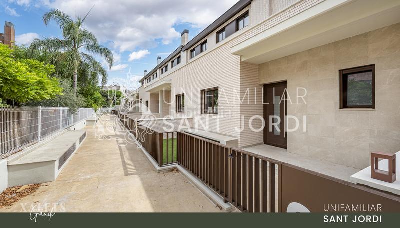 Foto ec1c9420-ca9b-4aac-a485-9d89ea157540. Promoción Xalets Gaudí en Reus. Edificio viviendas de obra nueva