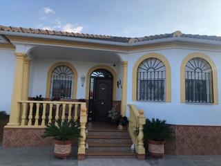 Masía en El Higuerón. Espectacular casa con parcela en la golondrina