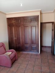 Location Maison à El Higuerón. Se alquila habitación en ctra. aeropuerto
