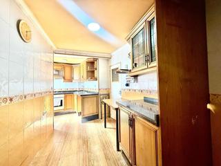 Appartement à Sector Sur. Piso con ascensor y terraza en avda. granada!!!