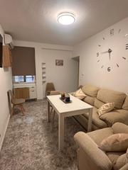 Affitto Piano terra in Ollerías - San Cayetano. Se alquila habitación para estudiante