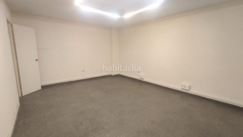 Foto d02e4b07-a35a-4e2c-b95b-bc5f818e699d. Oficina  en venta calle trinidad grund en Ensanche Centro - Puerto Málaga