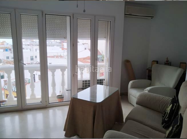 Foto 55af4ecb-a819-4932-aac9-cb3dcdc9986a. Alquiler apartamento muy importantesolo para una persona, funcionario interino. alquiler temporal por causa laboral justificada. piso exterior de 1 do en Málaga
