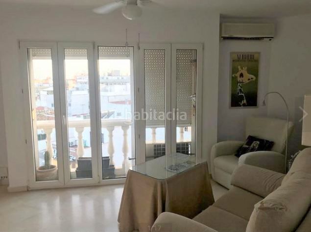 Foto 9eaea232-cbb8-4128-bdc2-c452af45e9e3. Alquiler apartamento muy importantesolo para una persona, funcionario interino. alquiler temporal por causa laboral justificada. piso exterior de 1 do en Málaga