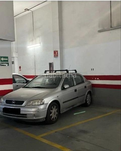 Foto f5db6d5f-9e61-4096-a049-ef9845822ca0. Parking coche garaje amplio en capuchinos en El Ejido Málaga