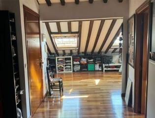 Etagenwohnung  Victoria. Piso en última planta en calle victoria.