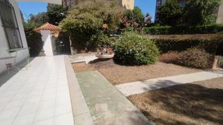 Casa  Carril de castell. Casa con amplio jardín en el limonar