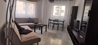 Pis  Martinez de la rosa. Piso amueblado, salón independiente, cocina equipada con lavader