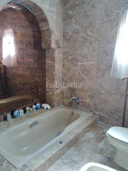 Foto 0d08713b-d018-46df-b3a2-e278d00fa4e0. Casa con parcheggio in Barrio de Ciudad Jardín Málaga