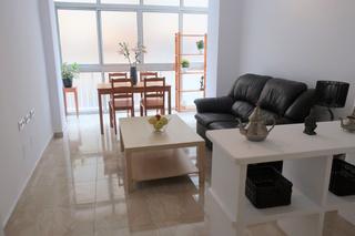 Location Appartement  Salitre. Piso de  3 dormitorios, zona calle salitre.