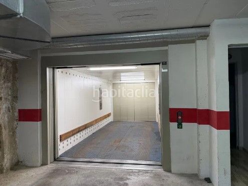 Foto e8674819-1f21-4825-a6ad-a5030e833bad. Parking coche garaje amplio en calle nosquera en Centro Histórico Málaga