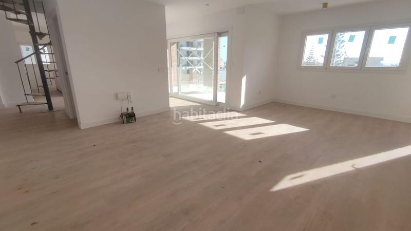 Foto 10db8d0c-c3da-44bc-ab13-ded89ce428bb. Duplex con piscina in Montemar Torremolinos