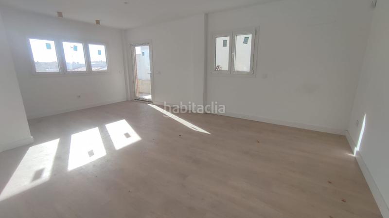 Foto b6671261-7d53-4a09-ae57-81145bcc4570. Zweistöckige wohnung mit pool in Montemar Torremolinos