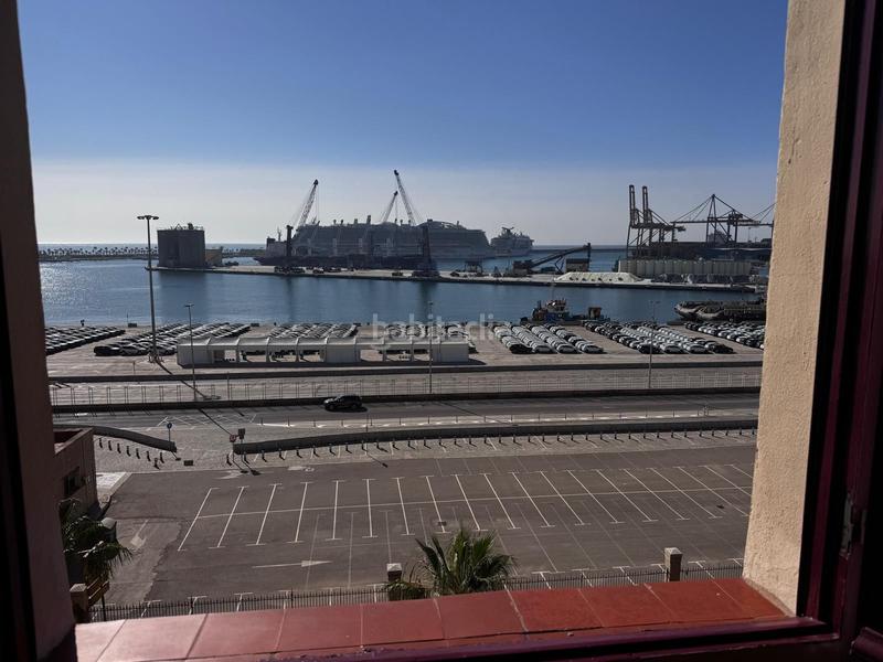 Foto f4799bd1-d804-4a6e-8784-d89582f1b017. Alquiler piso  en muelle heredia sin amueblar. en Málaga