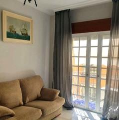 Affitto Piccolo appartamento  Nosquera. Apartamento exterior en última planta en el centro de málaga.