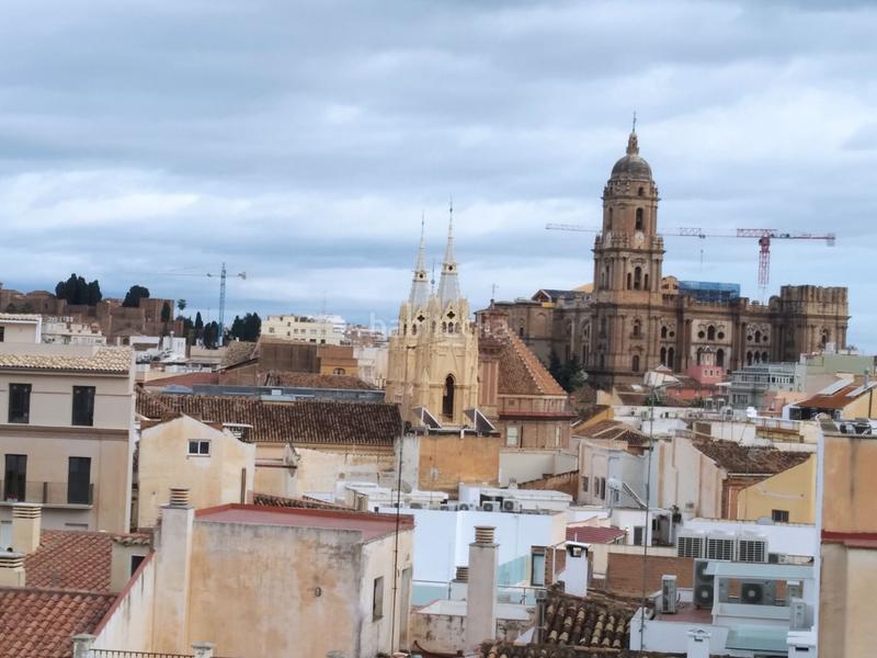 Foto e01d1e80-7e40-464f-9e7e-ff9a0ab77ecf. Lloguer àtic a La Goleta - San Felipe Neri Málaga