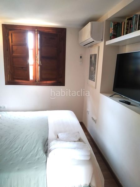 Foto 768187e1-4b47-494d-bc32-2647ef14f663. Alquiler ático espectacular ático de un dormitorio con dos terrazas en el centp en Málaga