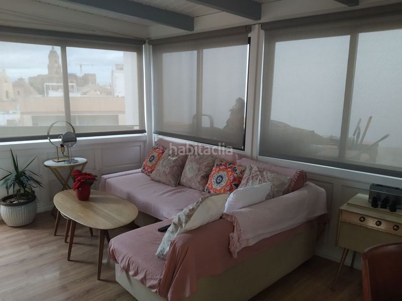 Foto 7d6bc1b4-679b-49e4-9513-b25354b1d966. Alquiler ático espectacular ático de un dormitorio con dos terrazas en el centp en Málaga