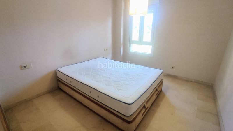 Foto be5d4cde-bc3b-42a3-b86a-ac462968c88b. Pis amb piscina a La Barriguilla Málaga