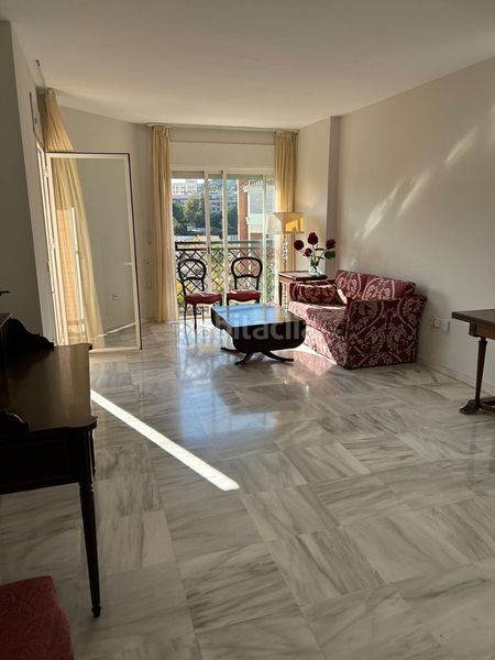 Foto 1bb2b960-5549-46ce-a66c-695e071d40a3. Pis amb piscina a Parque Clavero Málaga