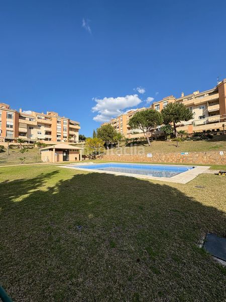 Foto 3d8c9c9d-42a1-450b-8aaa-727bf3420563. Pis amb piscina a Parque Clavero Málaga